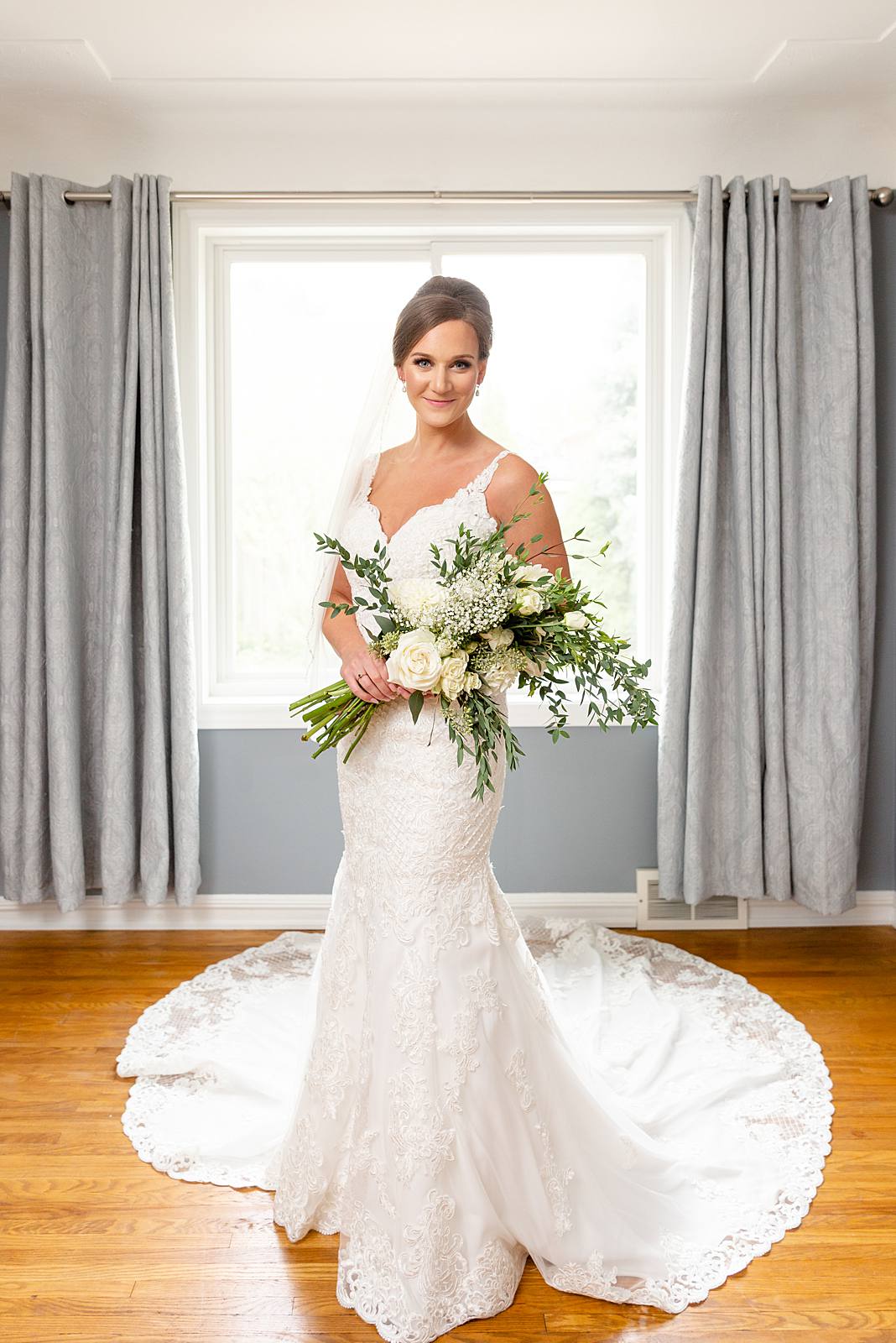 Who gets flowers at a wedding? The Different Types of Personal Flowers